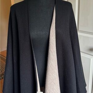 Calvin Klein Elegant Black and Tan Women's Sweater